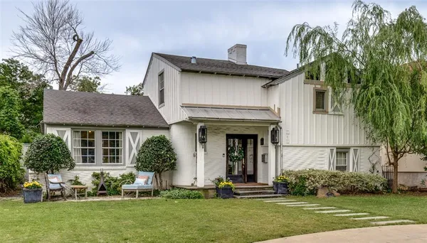 $7,500 | 2927 Lovers Lane, University Park, TX 75225