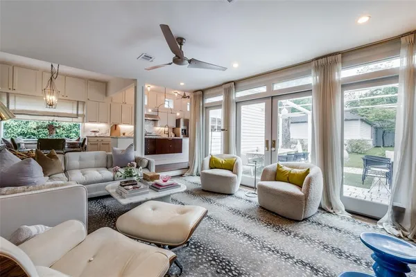 $7,500 | 2927 Lovers Lane, University Park, TX 75225