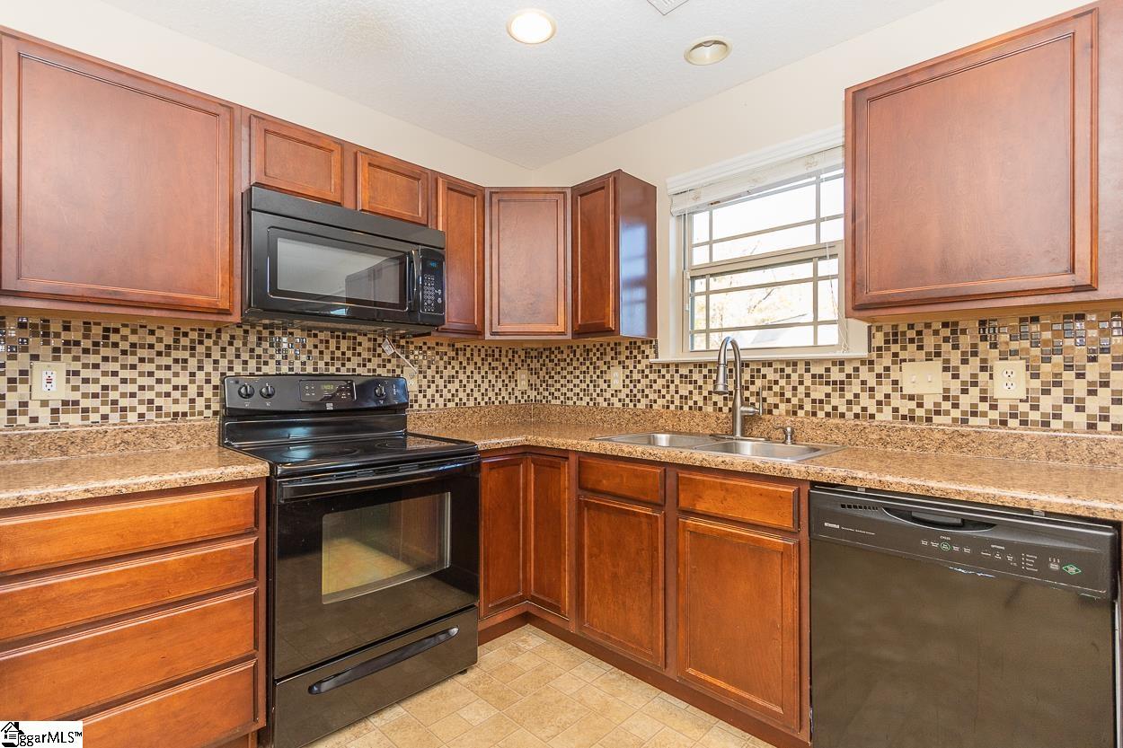 114 Duraleigh Road Anderson, SC 29621 - Photo 6 of 36