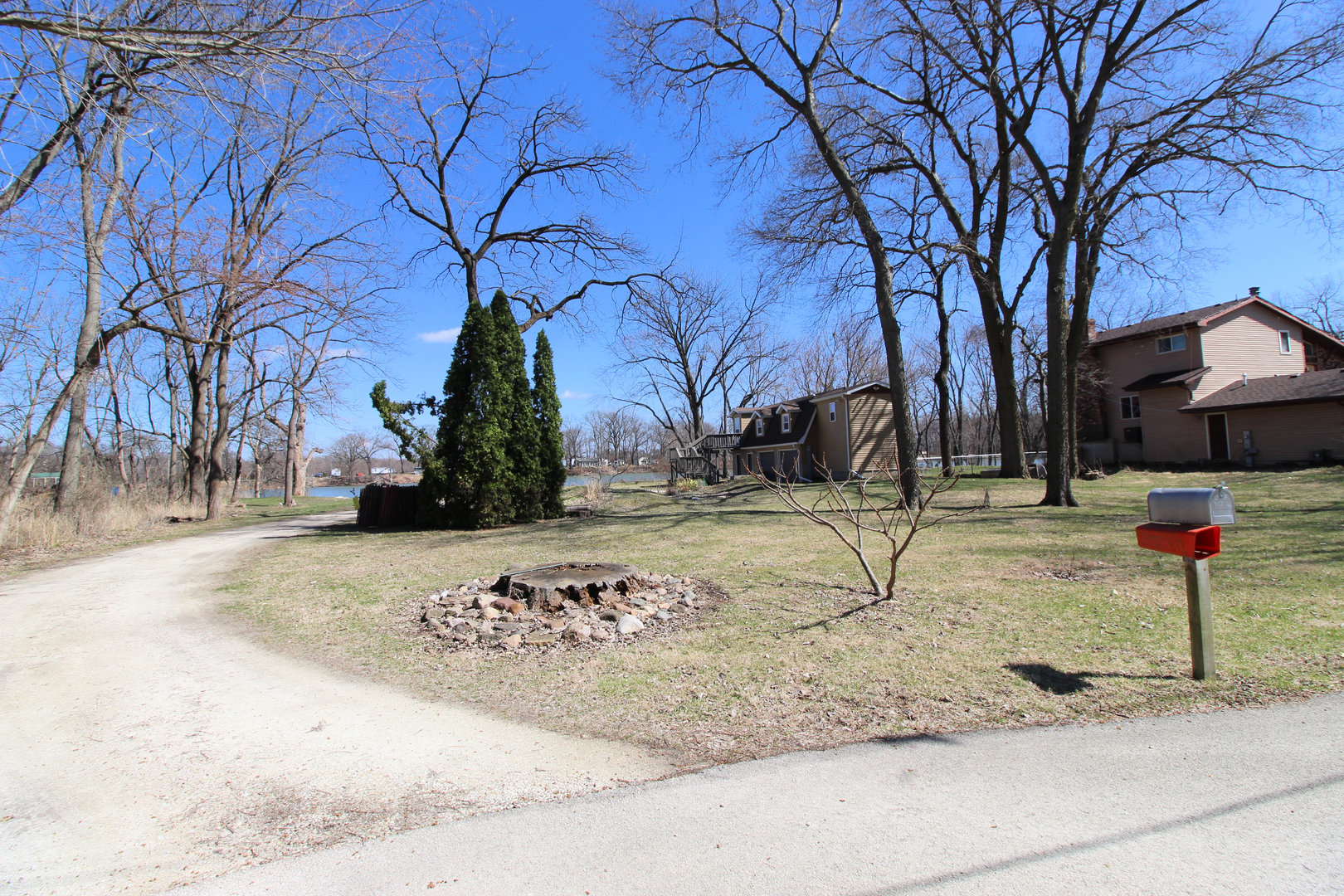 3435 South Riverview Court Kankakee, IL 60901 - Photo 15 of 16 a view of a yard with a tree