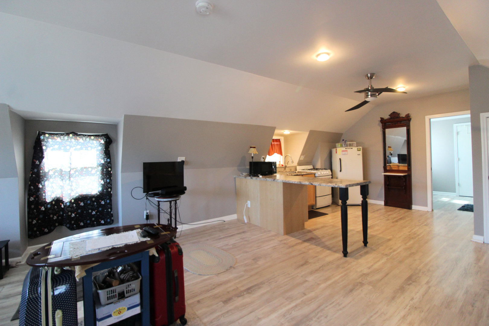 3435 South Riverview Court Kankakee, IL 60901 - Photo 6 of 16 a view of a livingroom with furniture and a flat screen tv
