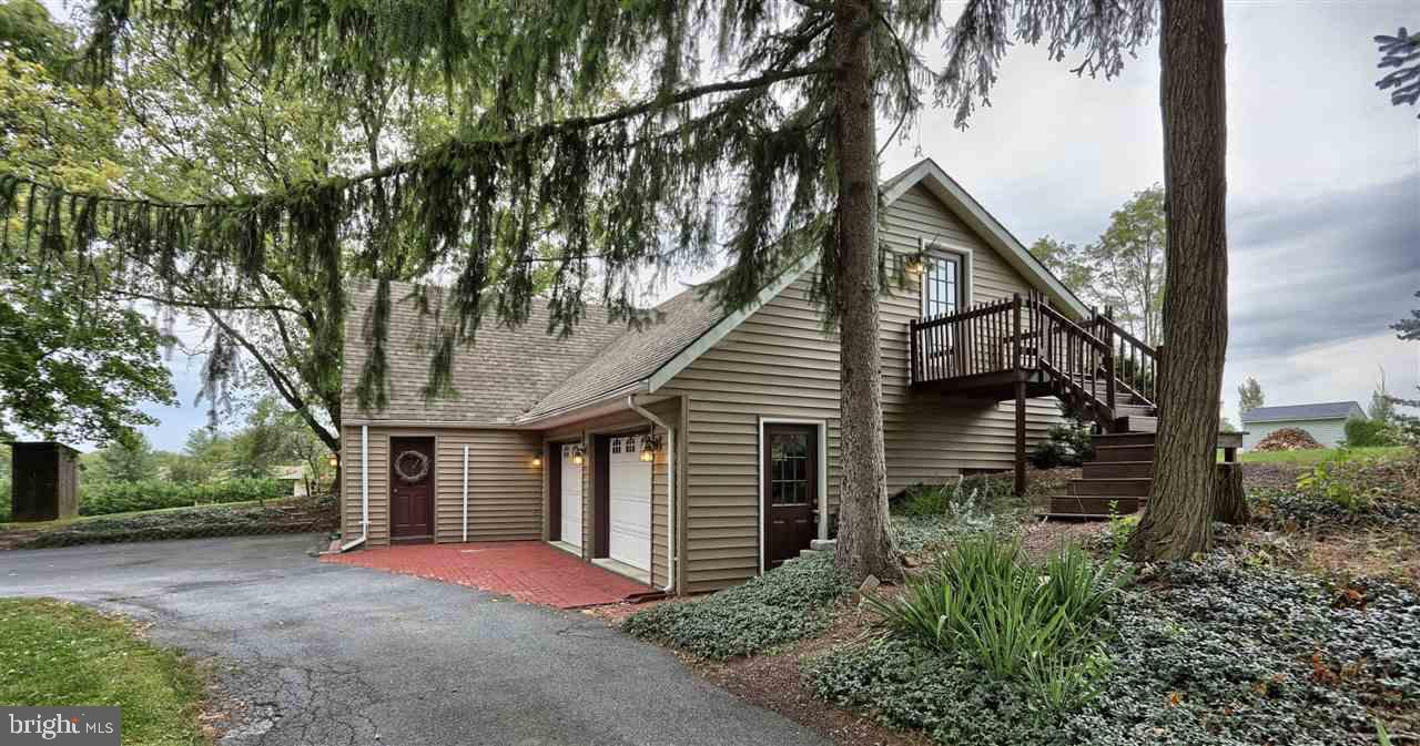 243 Grandview Road Hummelstown, PA 17036 - Photo 5 of 25 Gallery Image 5