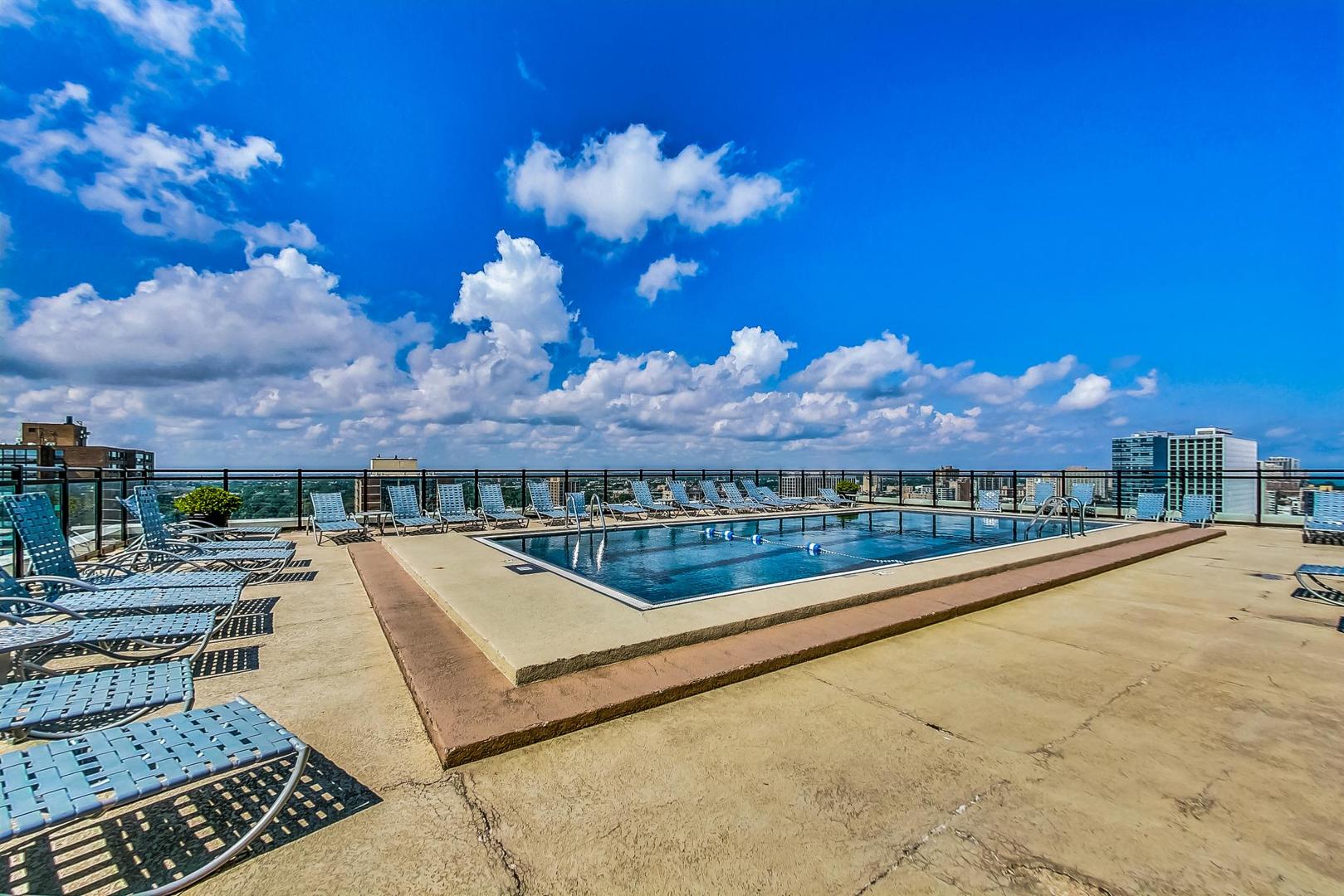 720 West Gordon Terrace, Unit 5M Chicago, IL 60613 - Photo 15 of 23 Gallery Image 15