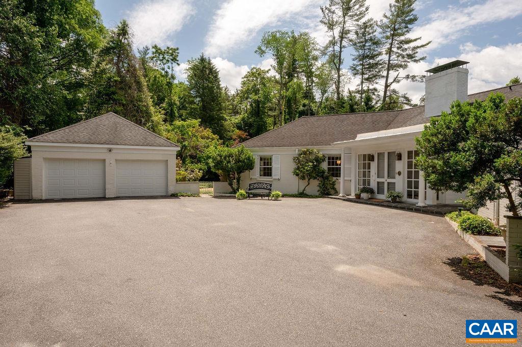 41 Canterbury Road Charlottesville, VA 22903 - Photo 7 of 73 Gallery Image 7