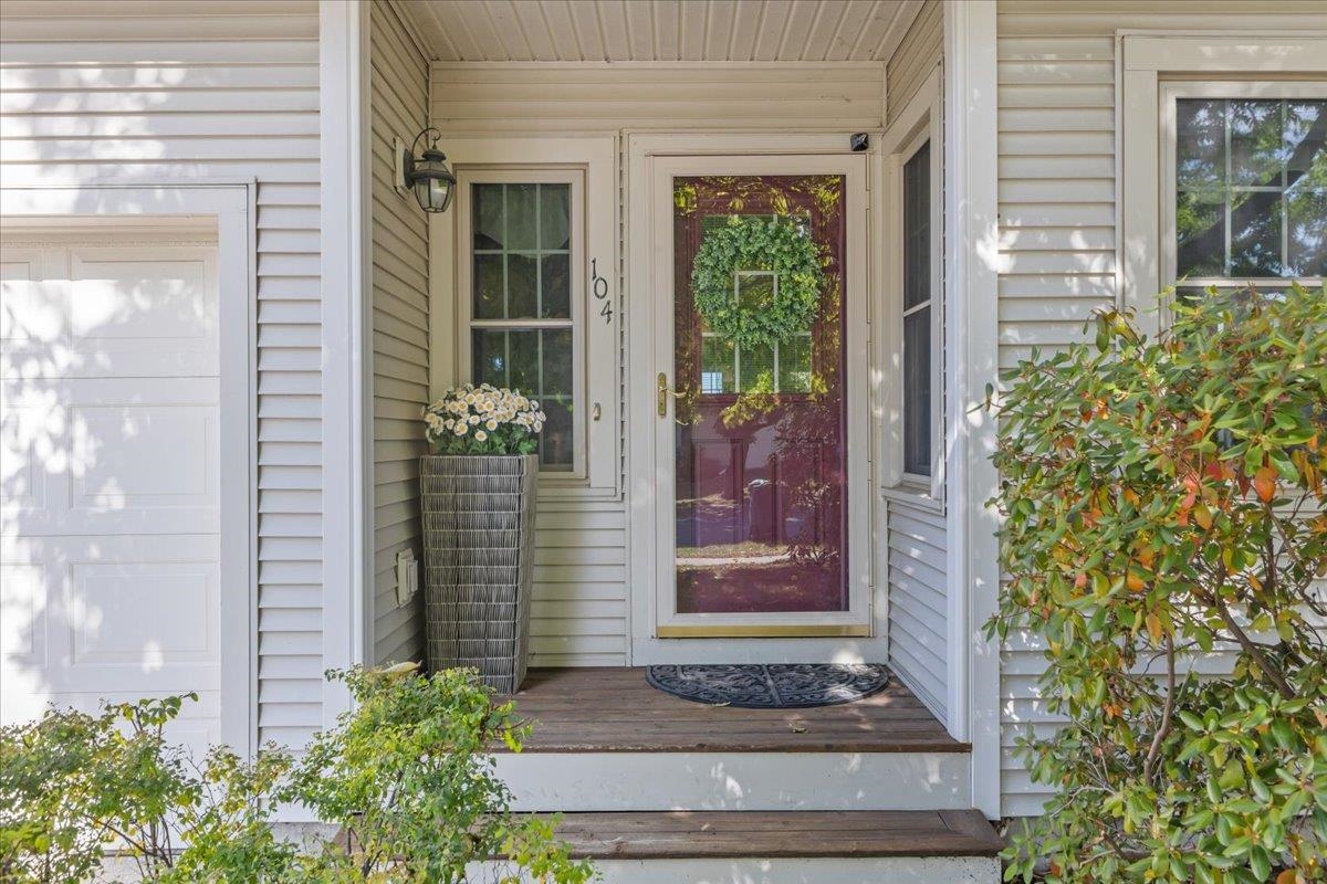 104 Chelsea Place Williston, VT 05495 - Photo 2 of 40