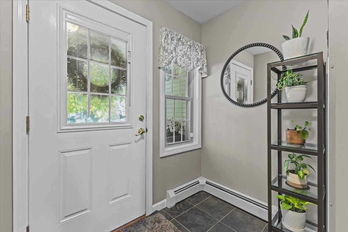 104 Chelsea Place Williston, VT 05495 - Photo 4 of 40