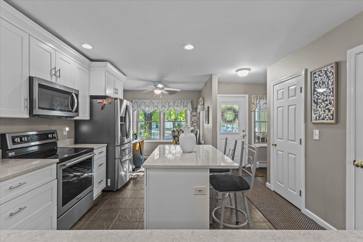 104 Chelsea Place Williston, VT 05495 - Photo 8 of 40