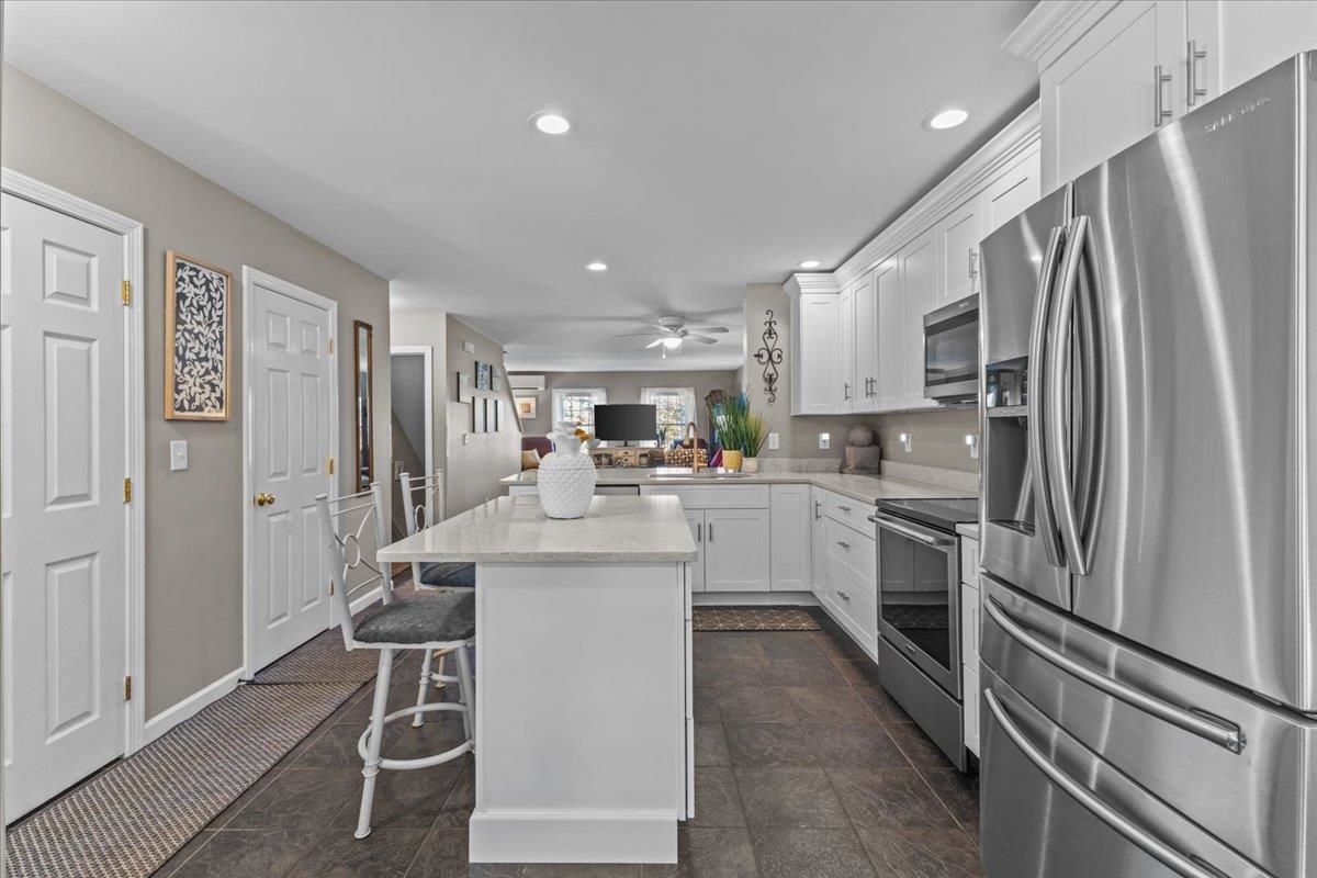 104 Chelsea Place Williston, VT 05495 - Photo 9 of 40