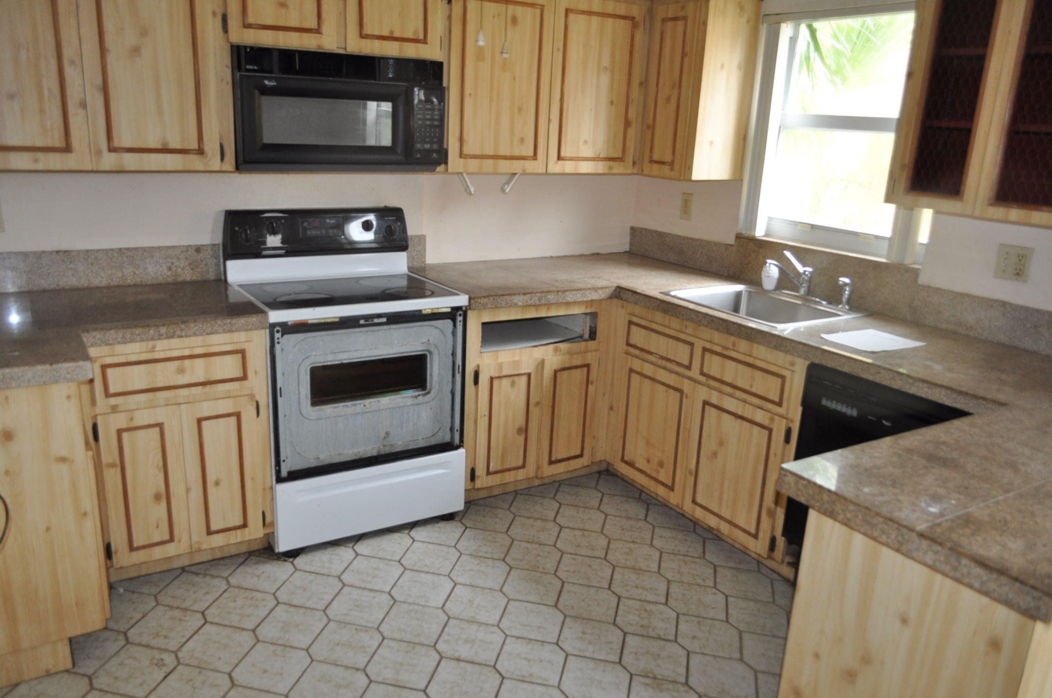 10385 Greenbriar Court Boca Raton, FL 33498 - Photo 7 of 15 Kitchen