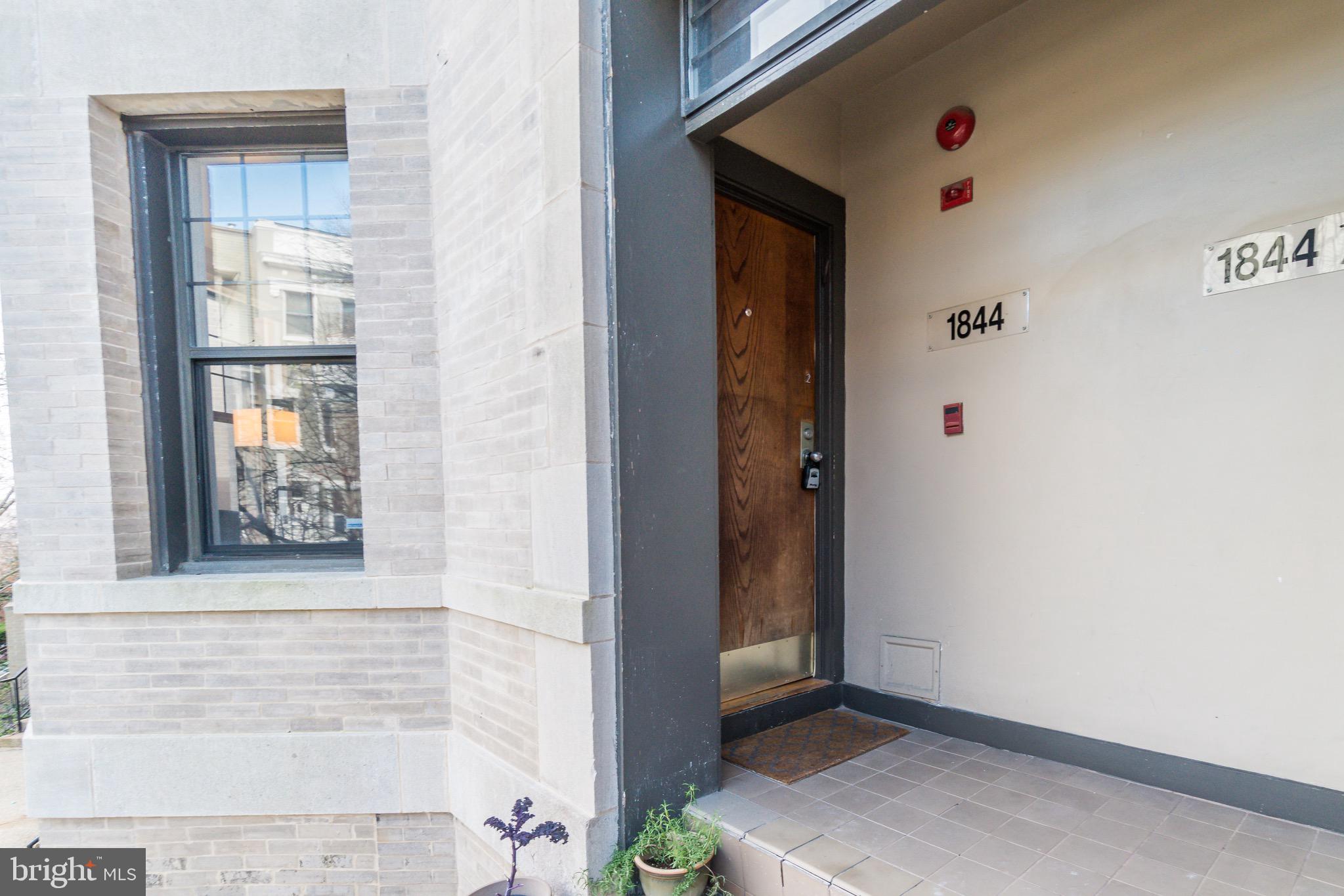1844 California Street Northwest Washington, DC 20009 - Photo 27 of 39