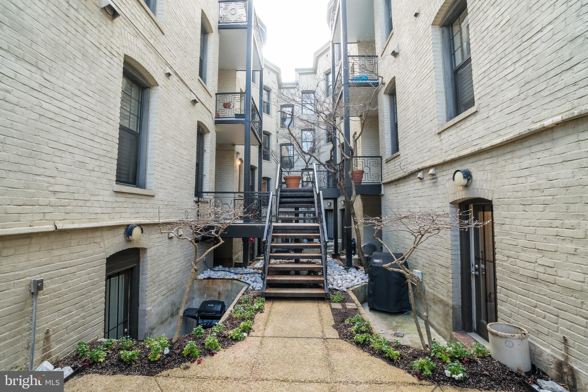 1844 California Street Northwest Washington, DC 20009 - Photo 31 of 39