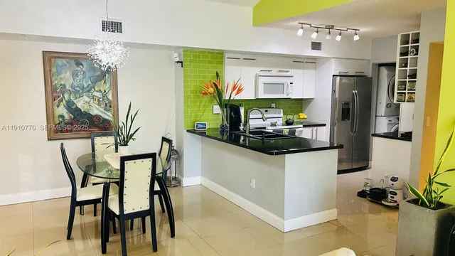 $325,000 | 2600 South University Drive, Unit 229, Davie, FL 33328