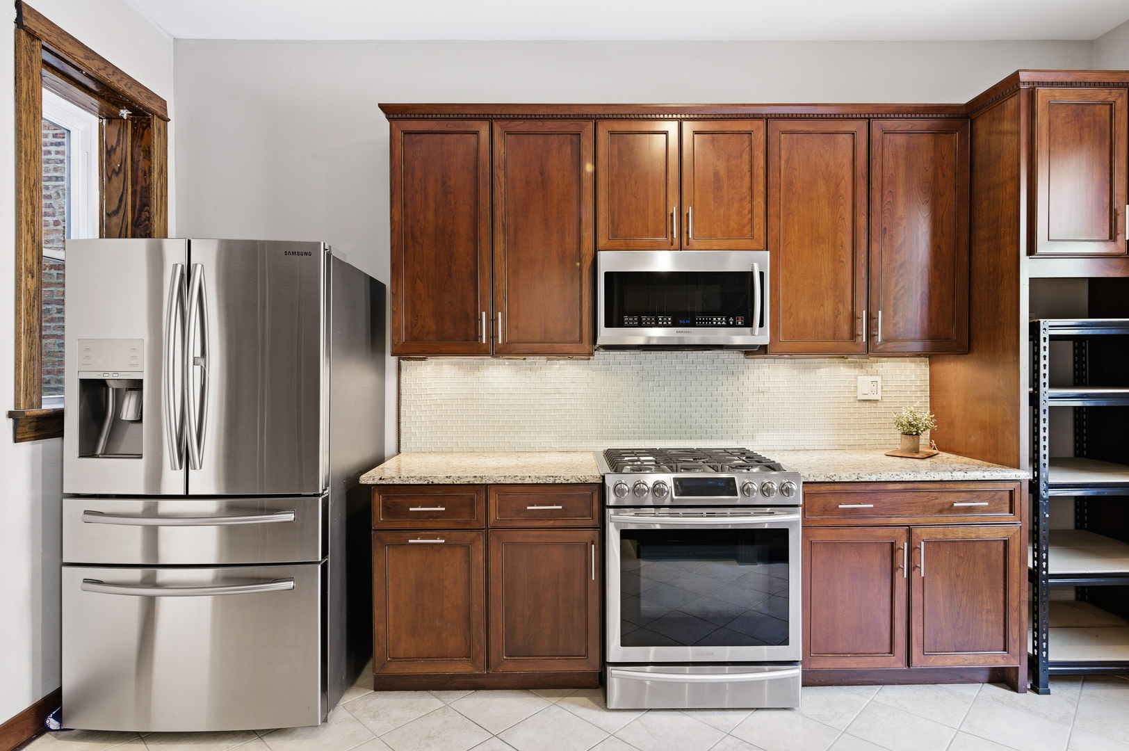 559 West Fullerton Parkway, Unit 1W Chicago, IL 60614 - Photo 8 of 23