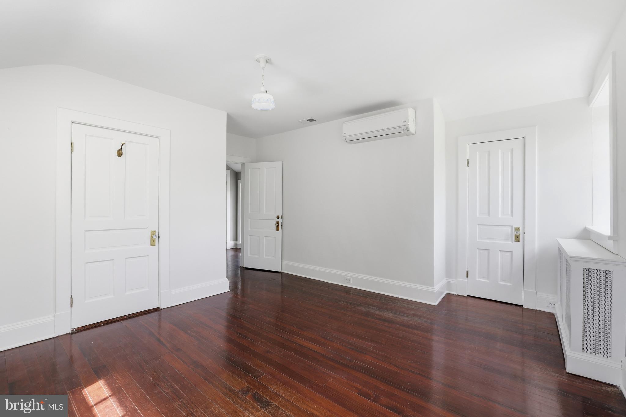 17781 Roxbury Hall Road Leesburg, VA 20175 - Photo 56 of 107 Fourth bedroom with hardwood flooring