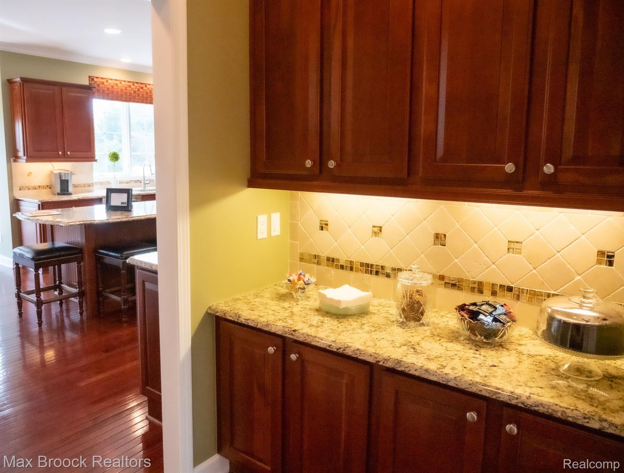 5740 Stonehaven Boulevard Rochester, MI 48306 - Photo 13 of 29 028.jpg