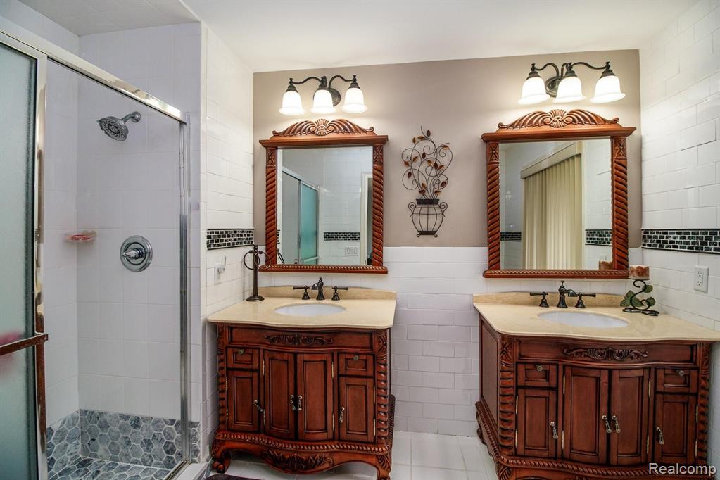 71 Montmorency Road Rochester Hills, MI 48307 - Photo 15 of 29