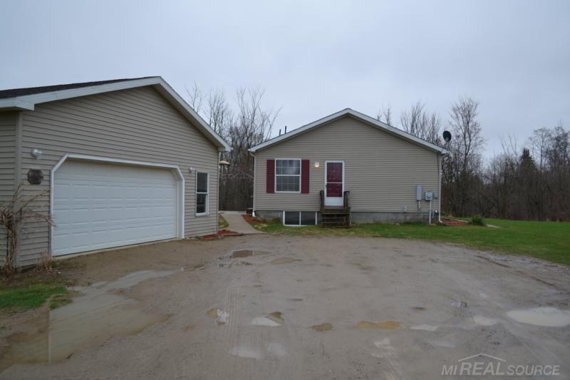 6429 Sheridan Line Road Lexington, MI 48450 - Photo 22 of 27 31377338-21.JPG