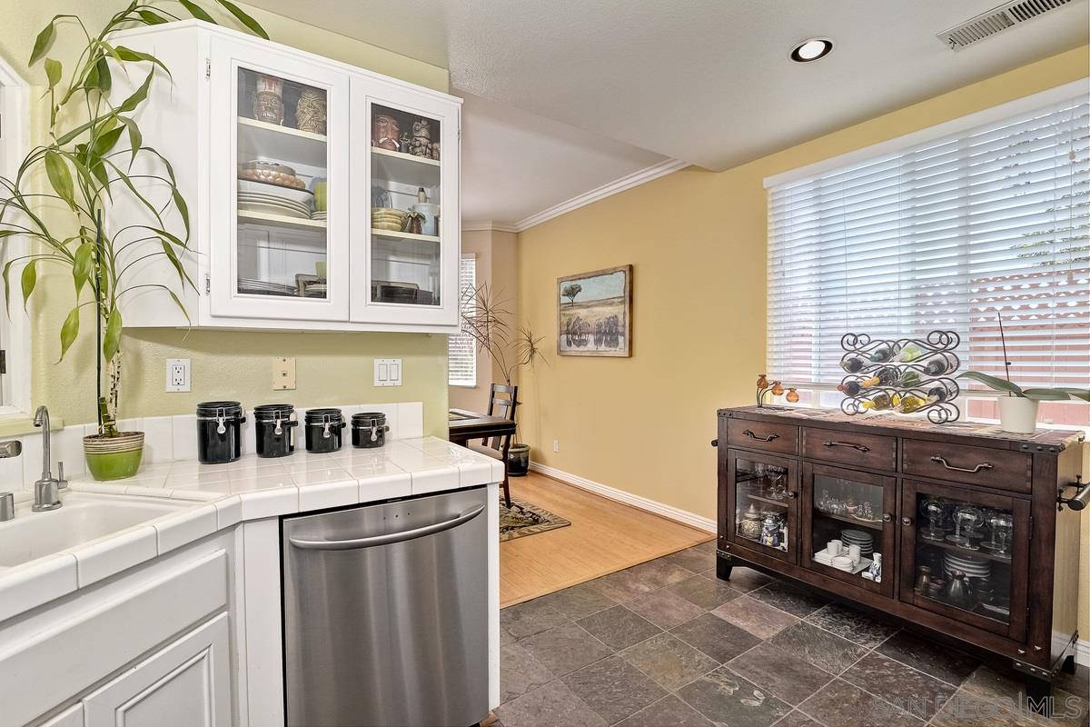 11336 Village Ridge Road San Diego, CA 92131 - Photo 3 of 21