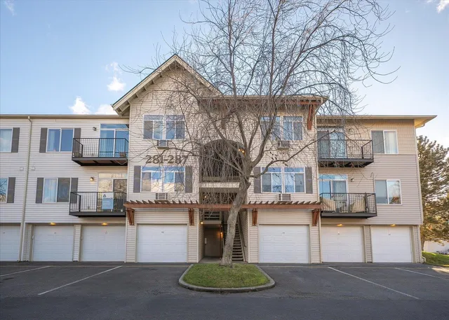 $275,000 | 22855 East Country Vista Drive, Unit 285, Liberty Lake, WA 99019