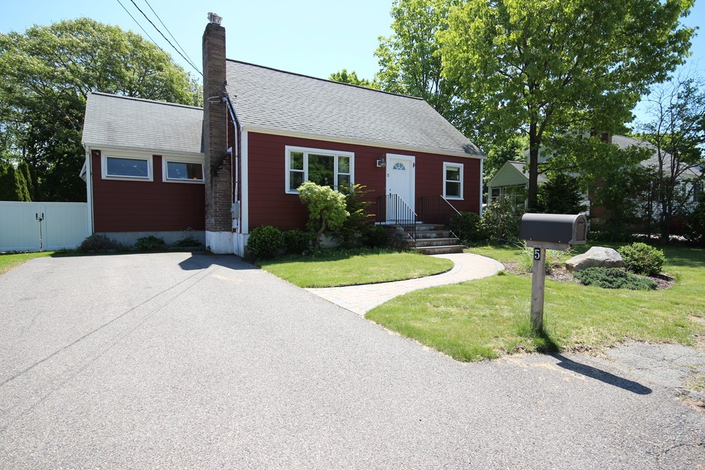5 Gloria Road Randolph, MA 02368 - Photo 1 of 20 Gallery Image 1