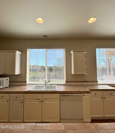 $2,995 | 6710 Cinnamon Drive, Sparks, NV 89436