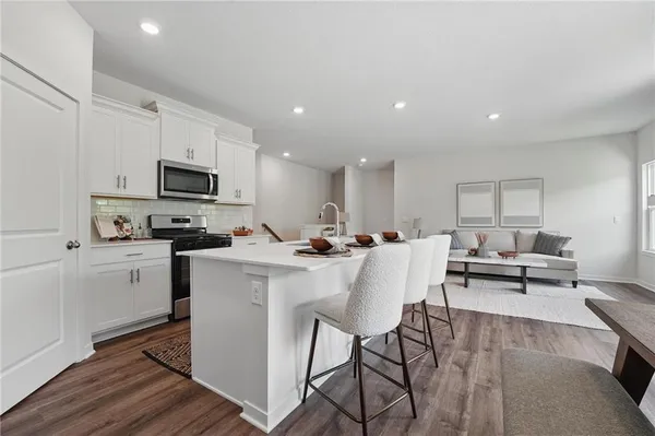 $376,990 | 10304 Tuscany Parkway, Peculiar, MO 64078