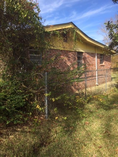 5125 Community Avenue Moss Point, MS 39563 - Photo 3 of 13 IMG_1720