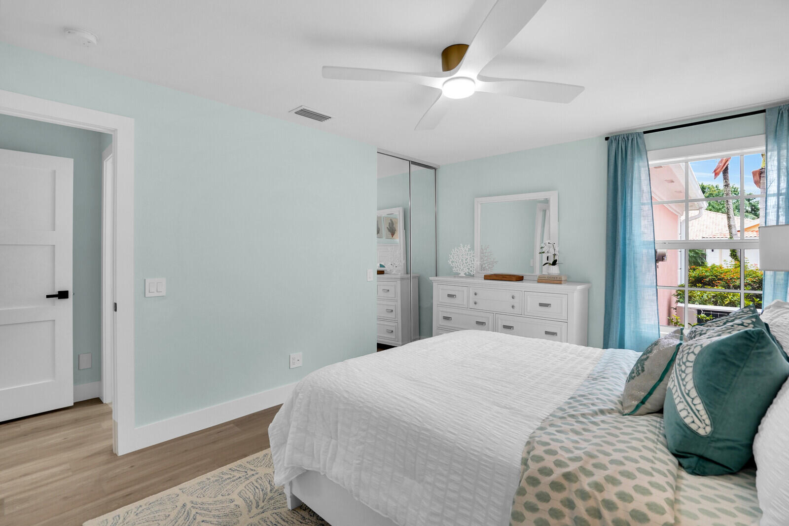 889 Southwest Balmoral Trace Stuart, FL 34997 - Photo 32 of 67 Guest Bedroom