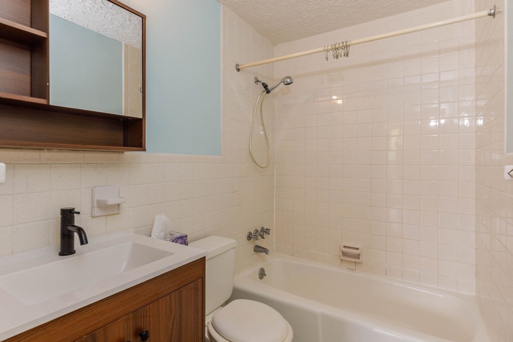 144 West Street, Unit 2 Leominster, MA 01453 - Photo 7 of 10