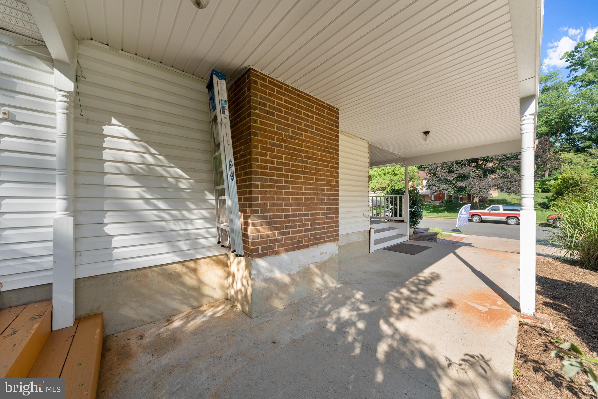9028 Brook Ford Road Burke, VA 22015 - Photo 11 of 57 Gallery Image 11