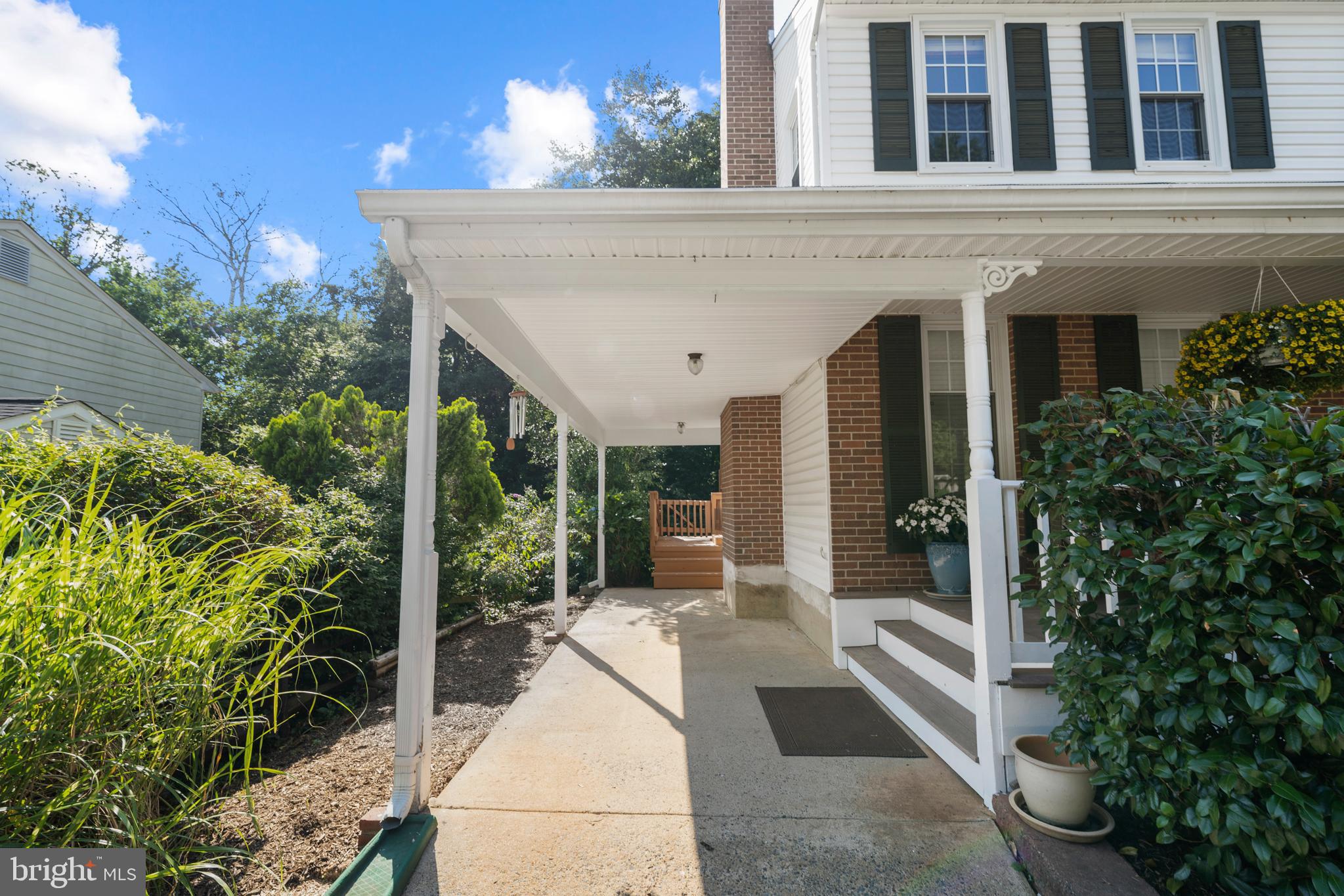 9028 Brook Ford Road Burke, VA 22015 - Photo 3 of 57 Gallery Image 3
