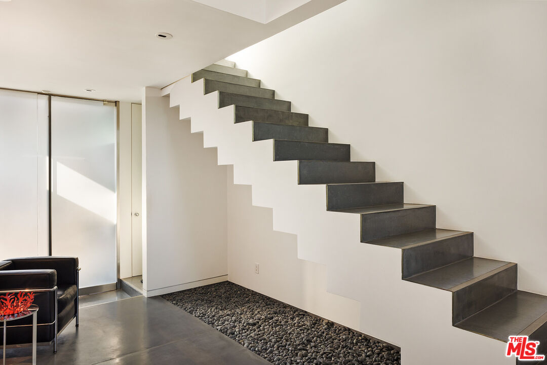 7800 West 81st Street Playa del Rey, CA 90293 - Photo 9 of 27 a view of entryway and hall with wooden floor