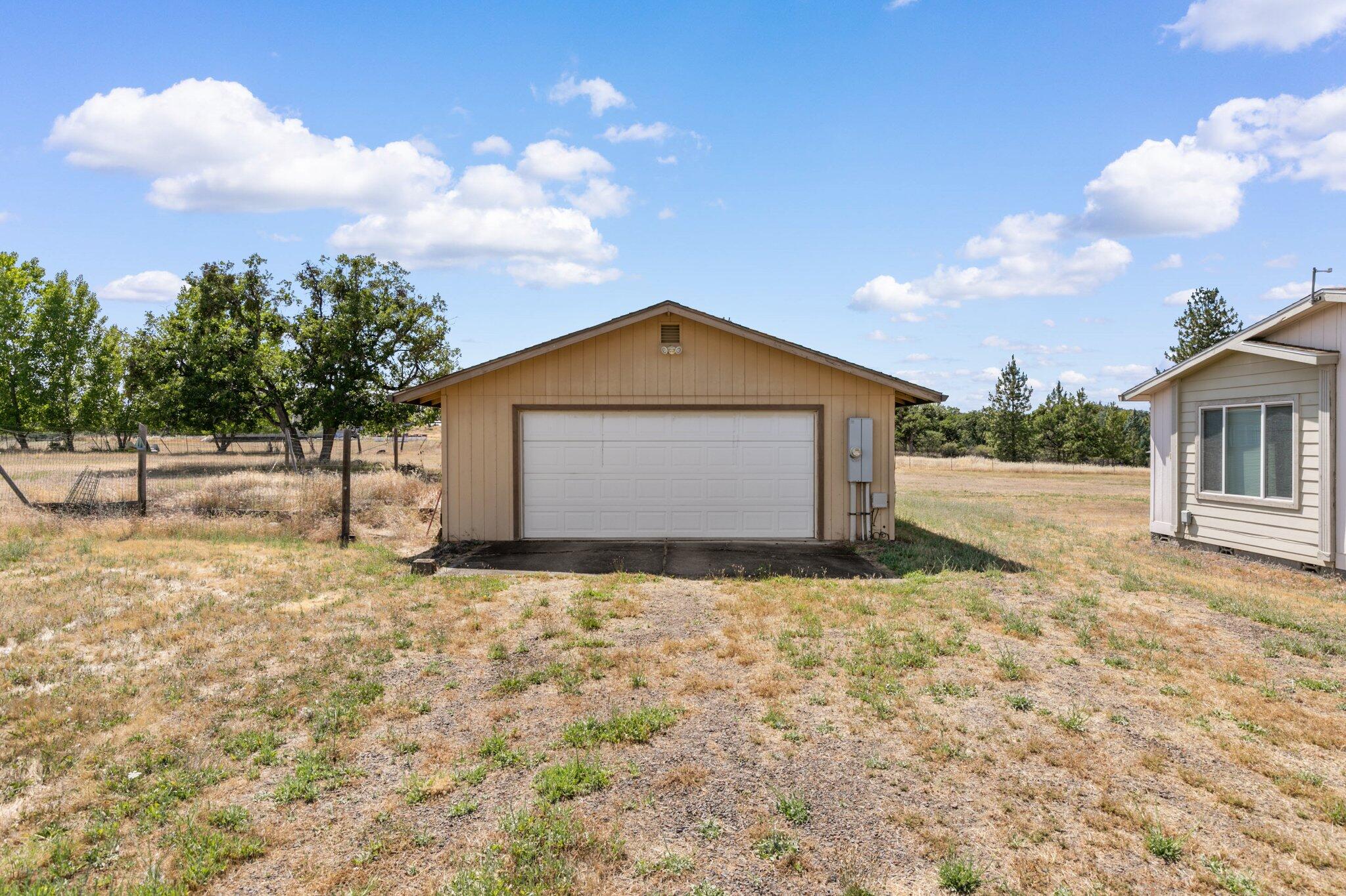 217 Ayres Road Eagle Point, OR 97524 - Photo 30 of 30 14-web-or-mls-WCIM0018