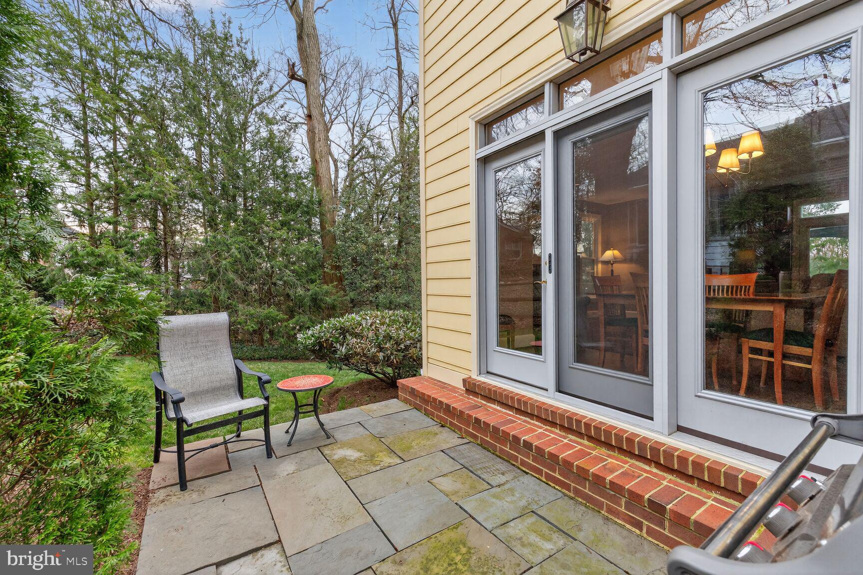 5206 Little Falls Road Arlington, VA 22207 - Photo 24 of 49 a view of a chairs and table in a patio