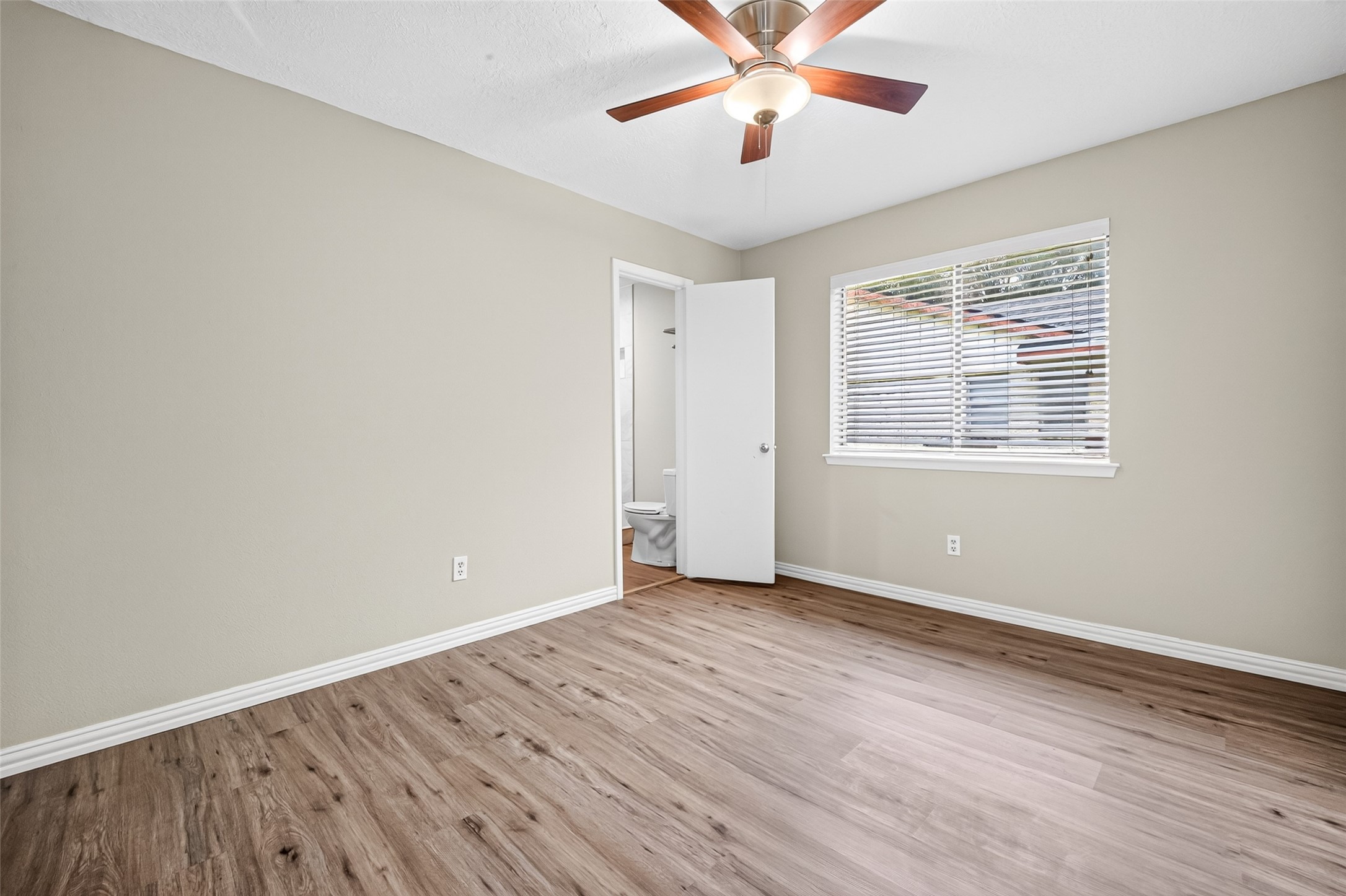 6122 Sanford Road Houston, TX 77096 - Photo 30 of 49