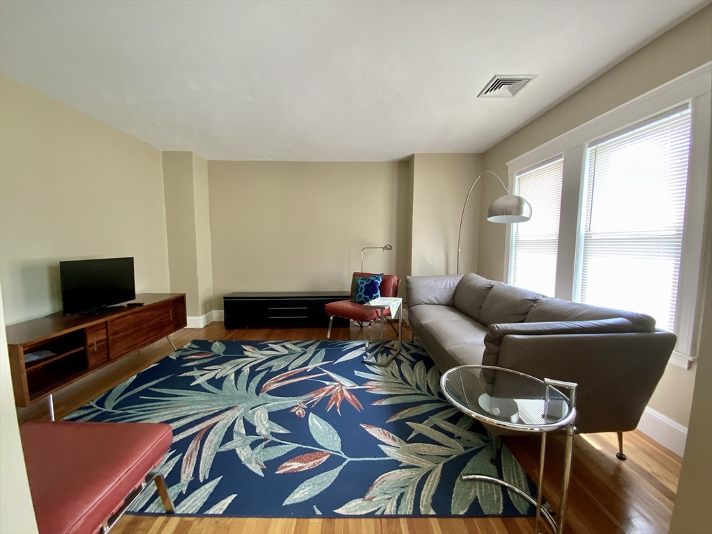 30-32 Moulton Road, Unit 32 Arlington, MA 02476 - Photo 4 of 10