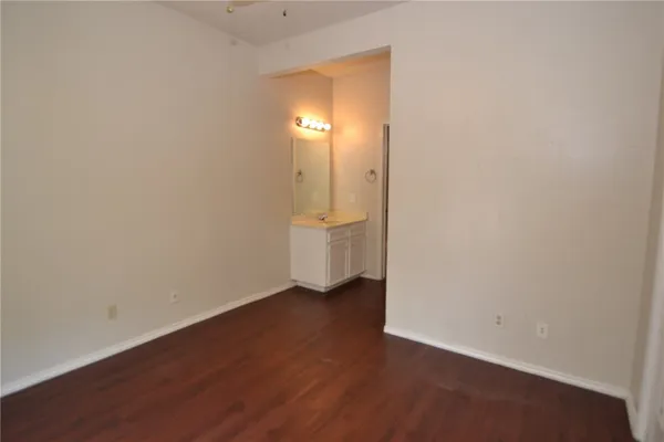 $1,350 | 4401 Speedway, Unit 305, Austin, TX 78751