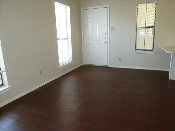 $1,350 | 4401 Speedway, Unit 305, Austin, TX 78751