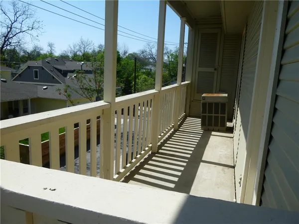 $1,350 | 4401 Speedway, Unit 305, Austin, TX 78751