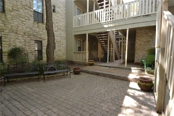 $1,350 | 4401 Speedway, Unit 305, Austin, TX 78751