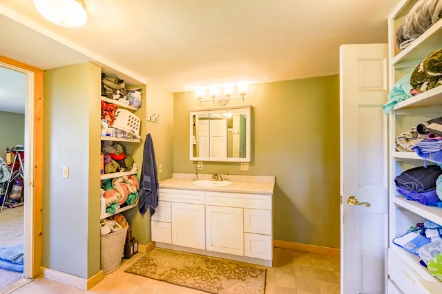 $565,000 | 672-700 Brooks Road, Knox, ME 04986