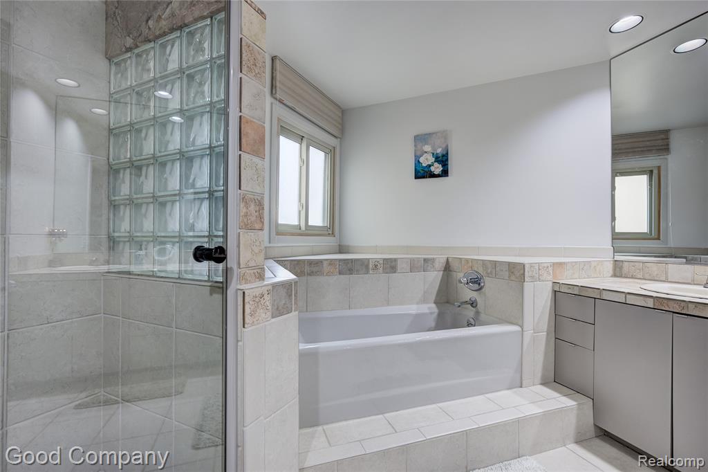6255 Celeste Road West Bloomfield, MI 48322 - Photo 28 of 50