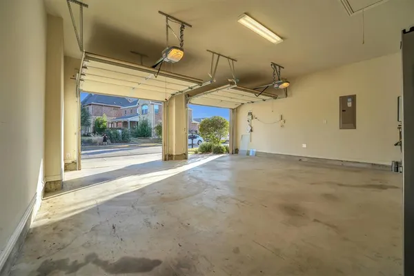 $749,000 | 1011 Prairie Ridge Lane, Arlington, TX 76005