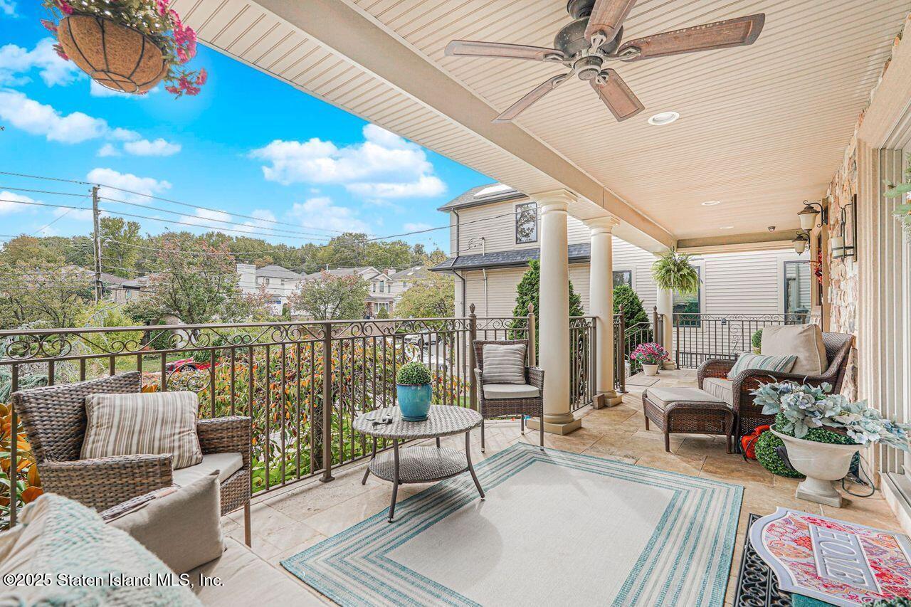 63 Finlay Avenue Staten Island, NY 10309 - Photo 3 of 45