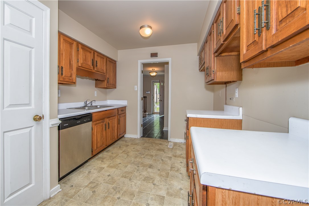 4325 Brixton Road Chesterfield, VA 23832 - Photo 4 of 19 Check out your new kitchen! It does offer a built