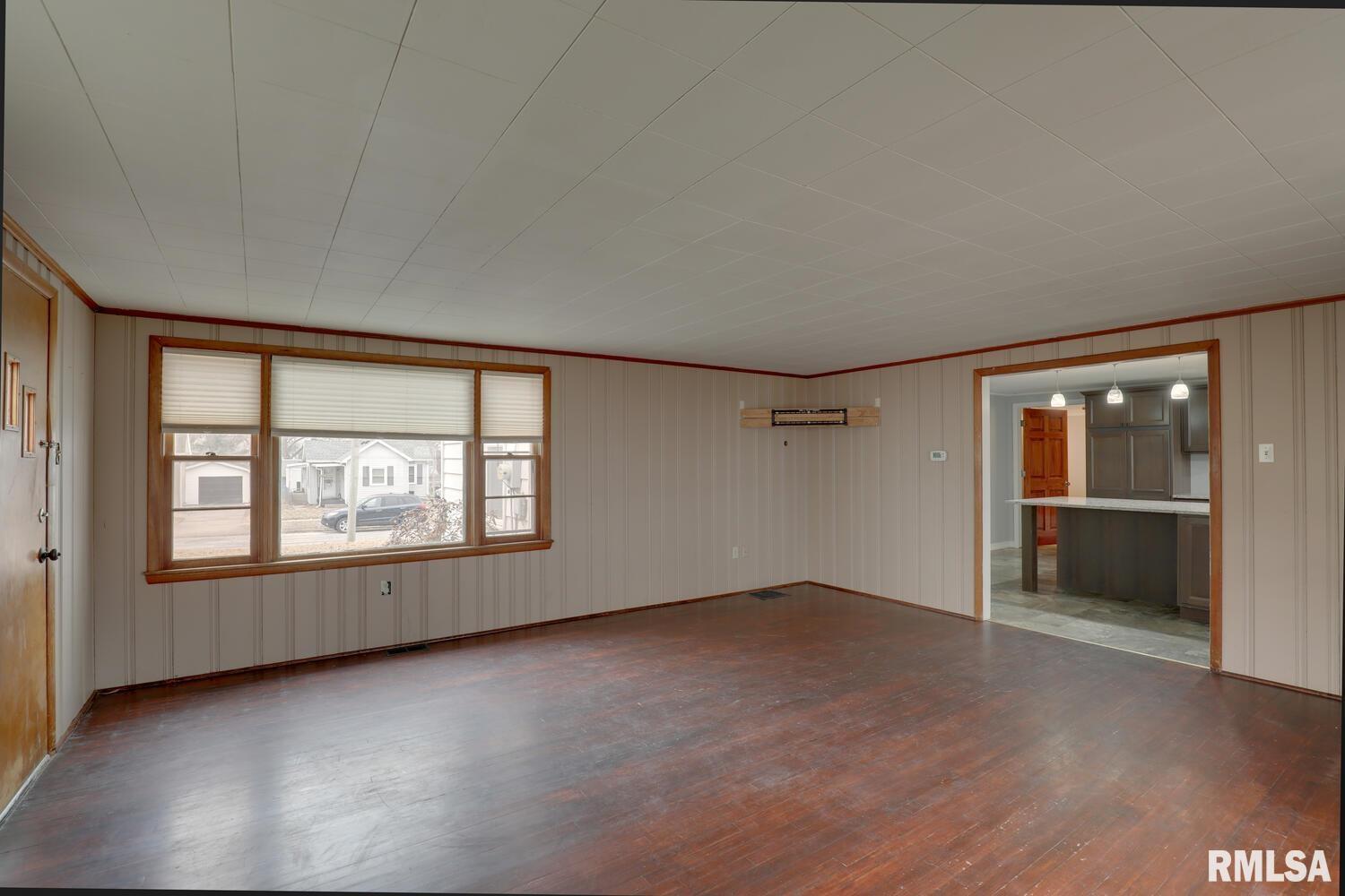 2219 Lind Street Quincy, IL 62301 - Photo 3 of 9