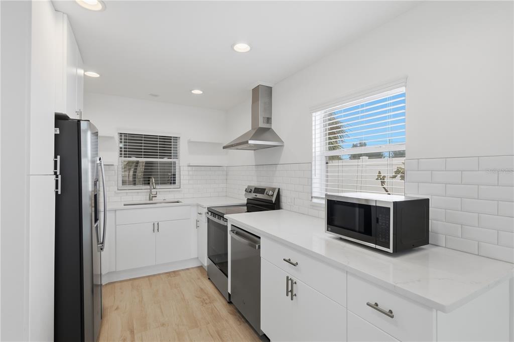 462 63rd Street Holmes Beach, FL 34217 - Photo 12 of 38