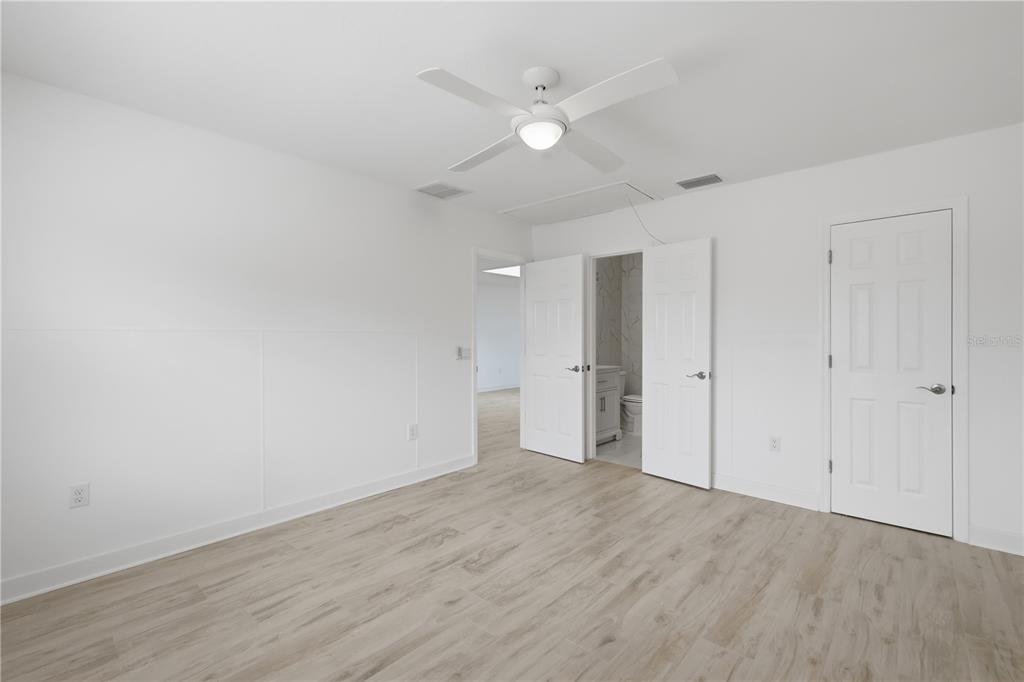 462 63rd Street Holmes Beach, FL 34217 - Photo 16 of 38