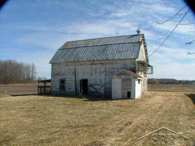 6835 Cole Road Saginaw, MI 48601 - Photo 4 of 10 20041639-3.JPG