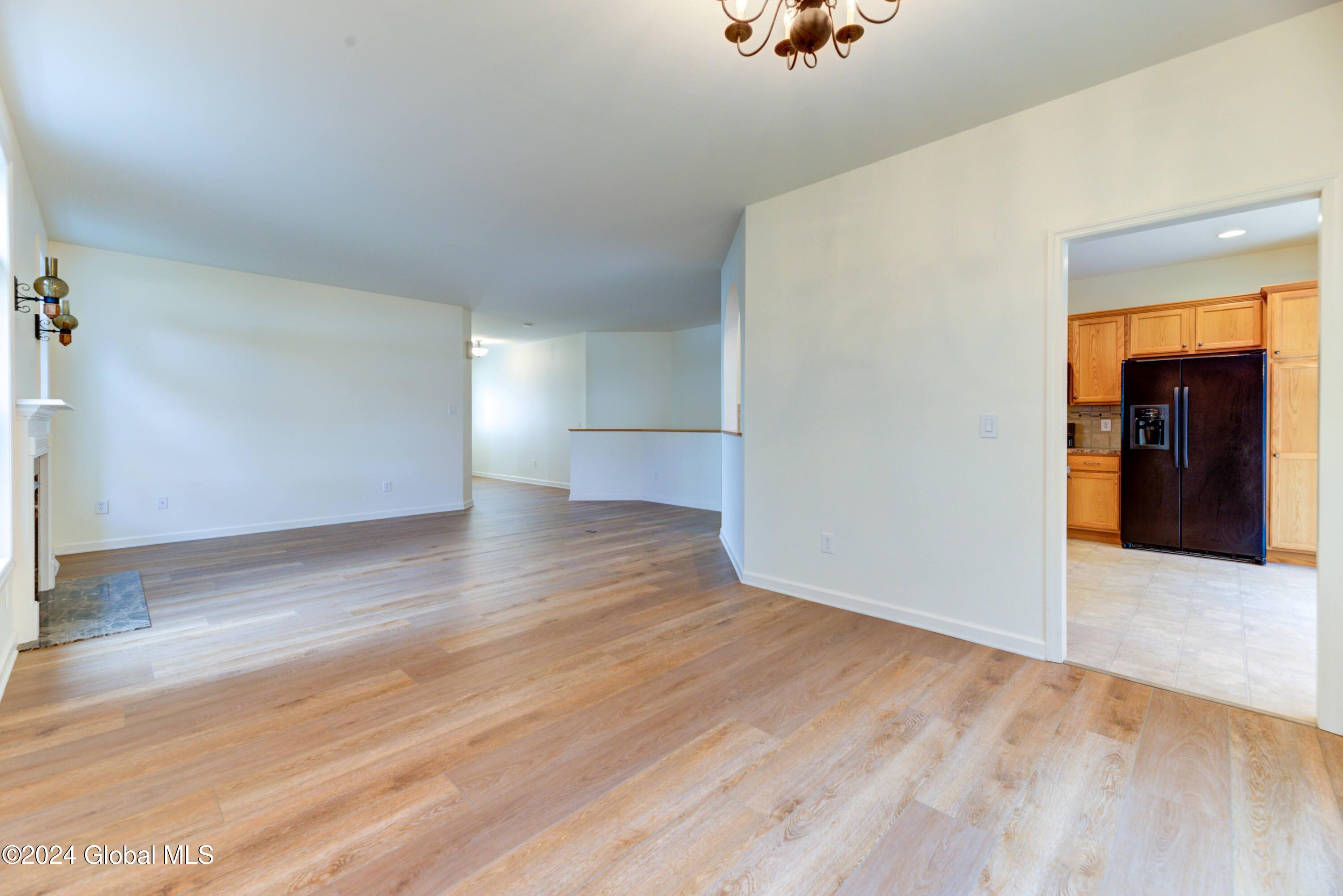 17 Hampton Circle Halfmoon, NY 12118 - Photo 20 of 53 Dining Room